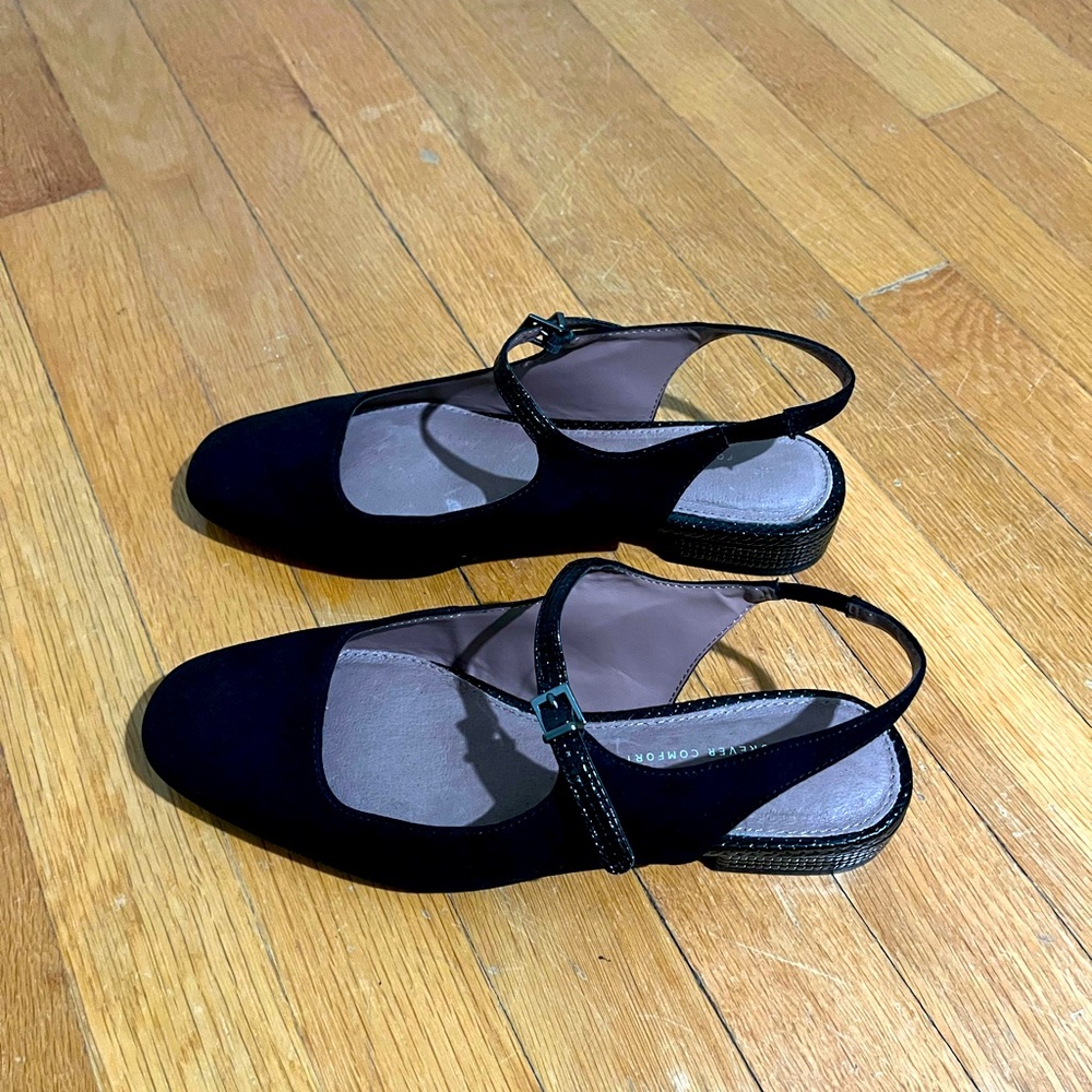 Womens sandals black size 38 (US 7.5)
